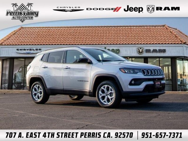 New 2025 Jeep Compass LatitudeImage 1
