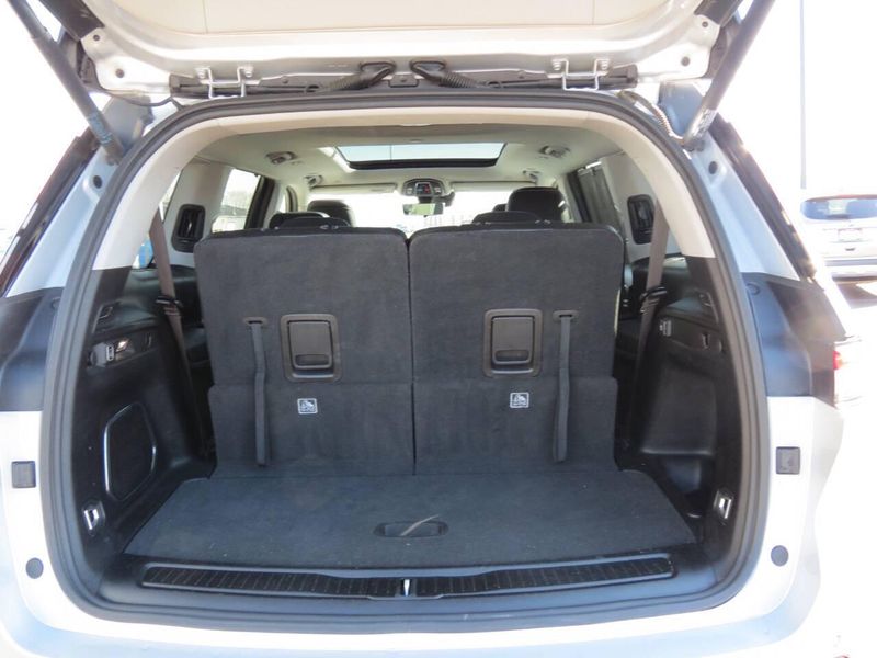 2022 Jeep Grand Cherokee L Limited 4x4 4dr SUVImage 23