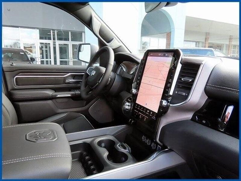 2025 RAM 1500 LaramieImage 9