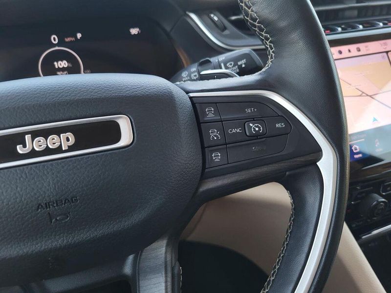 Used 2022 Jeep Grand Cherokee LimitedImage 12