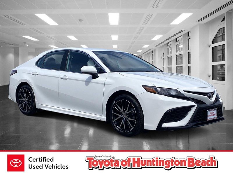 2021 Toyota Camry SEImage 1
