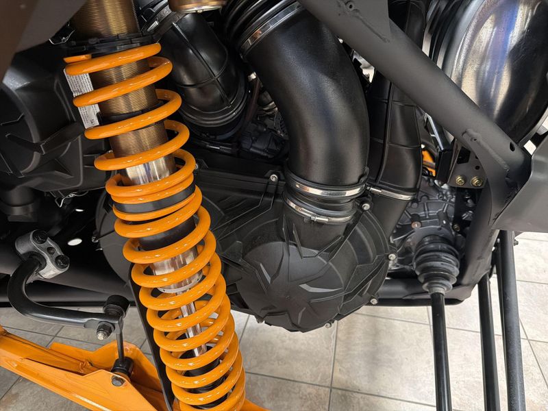 New 2026 Can-Am MAVERICK X3 MAX RS 72 T BL Image 22