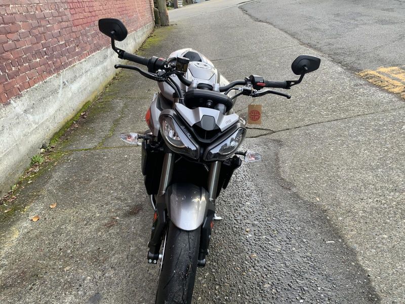 2025 Triumph STREET TRIPLE 765 RS 