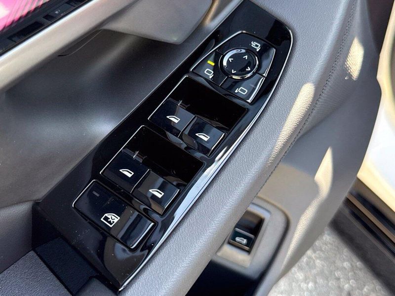Used 2026 BMW 5 Series 530iImage 17