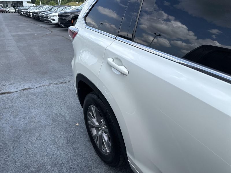 Used 2015 Toyota Highlander XLEImage 6