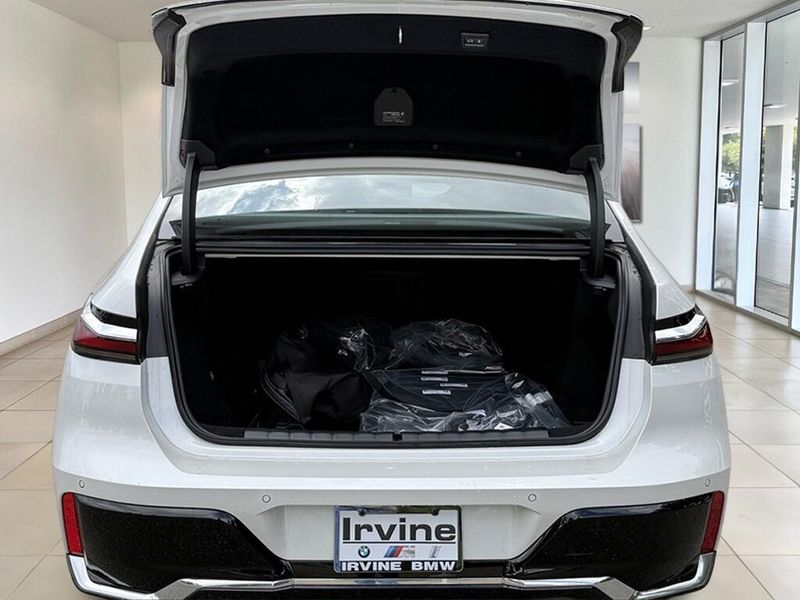 2025 BMW i7 eDrive50Image 15