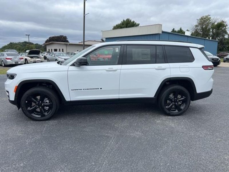 2024 Jeep Grand Cherokee L Altitude 4x4Image 4