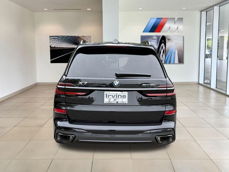 2026 BMW X7 xDrive40iImage 7