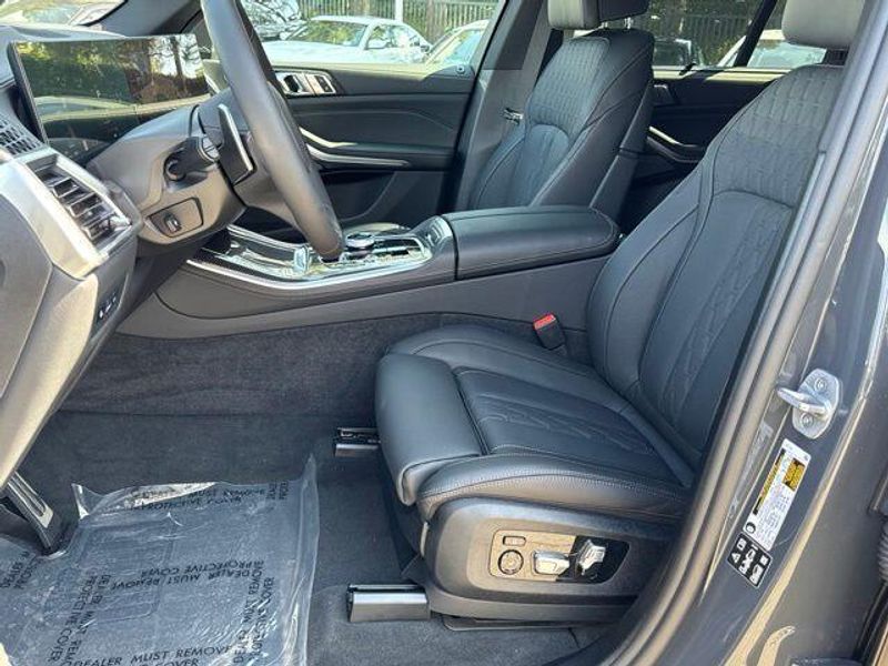 New 2026 BMW X5 M60iImage 17