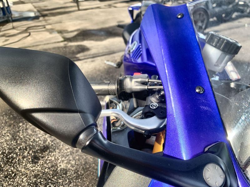Used 2025 Yamaha YZF-R7 CA Image 22