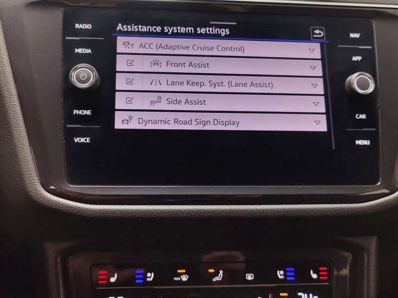 2022 Volkswagen Tiguan SEL R-Line AWD w/Sunroof/NavImage 11