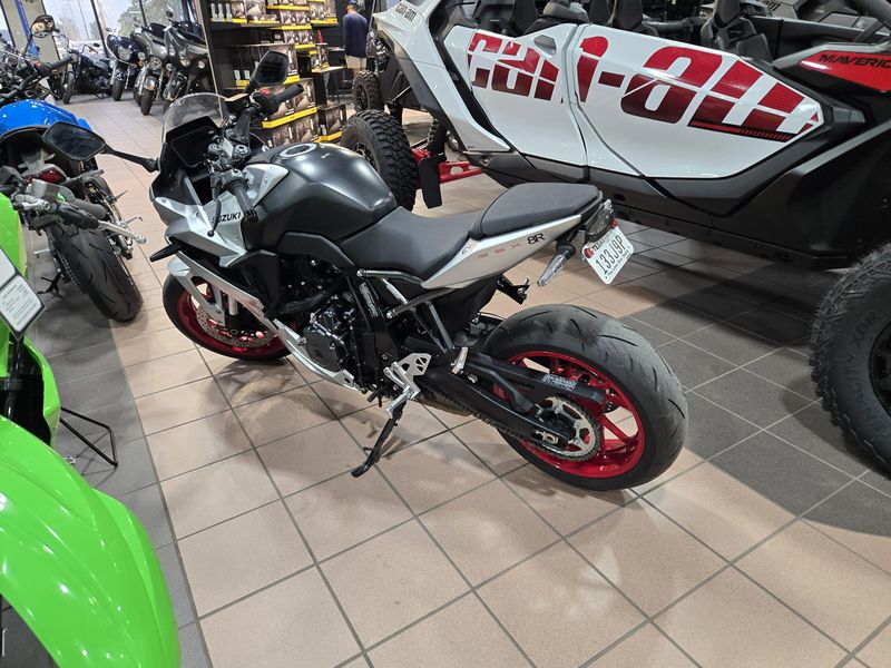 2024 Suzuki GSXS 8R Image 6