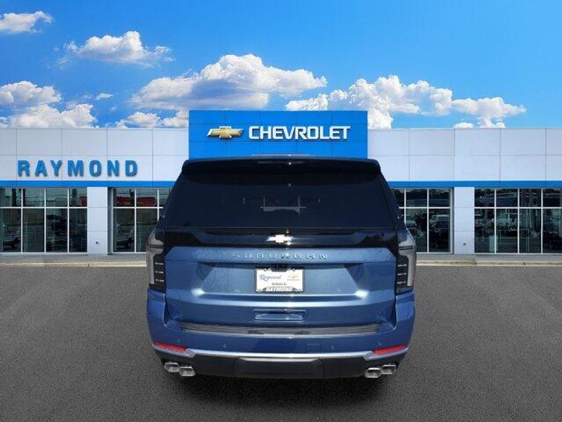 New 2026 Chevrolet Suburban High CountryImage 5