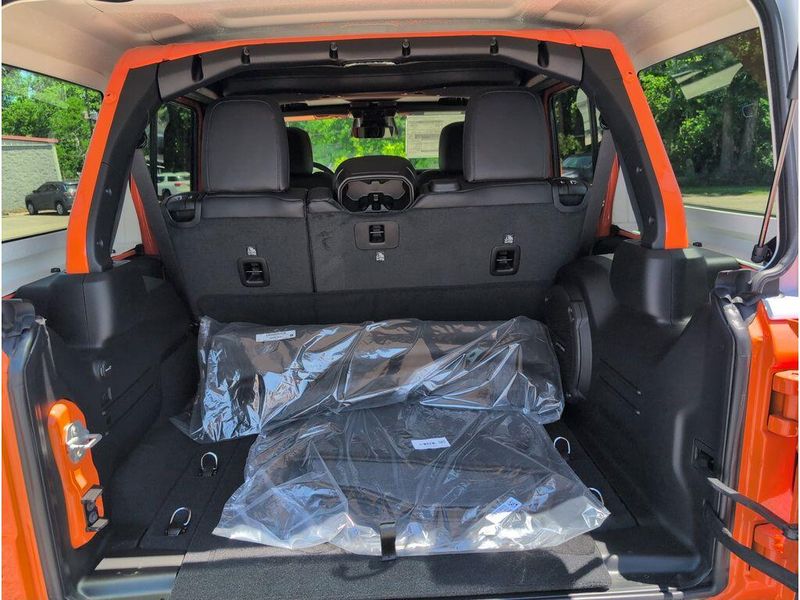 New 2026 Jeep Wrangler 4-door SaharaImage 36