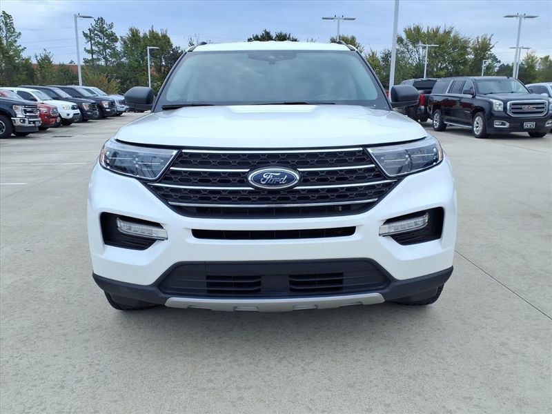Used 2022 Ford Explorer XLTImage 5