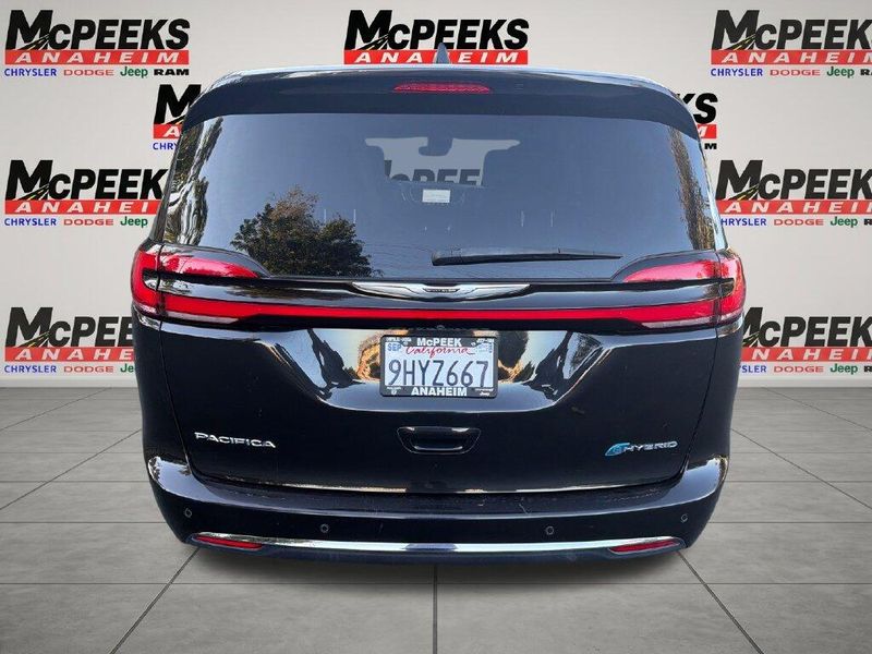 Used 2023 Chrysler Pacifica Hybrid Touring LImage 4