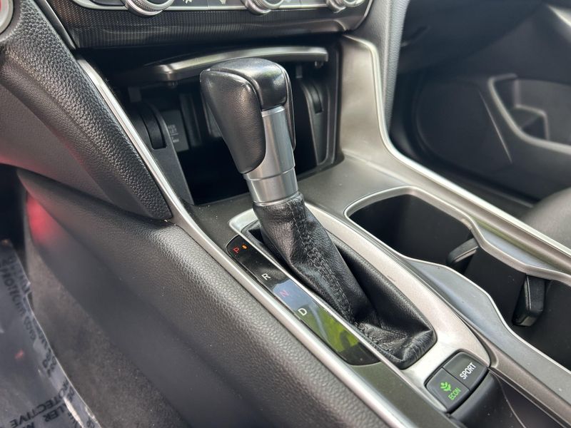 Used 2018 Honda Accord Sedan SportImage 23