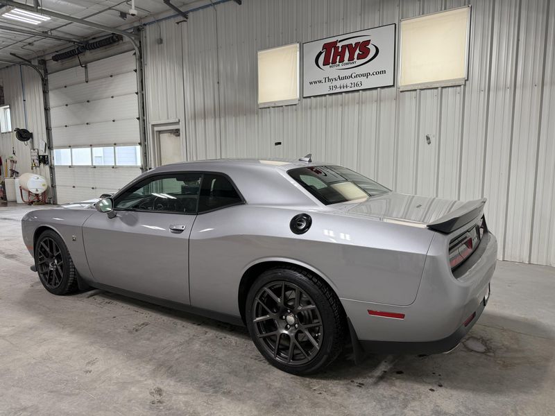 Used 2016 Dodge Challenger 392 Hemi Scat Pack ShakerImage 10
