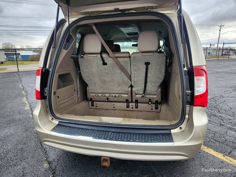 Used 2014 Chrysler Town & Country Touring