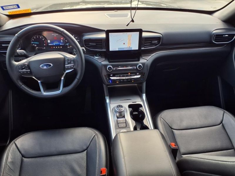 Used 2020 Ford Explorer LimitedImage 4