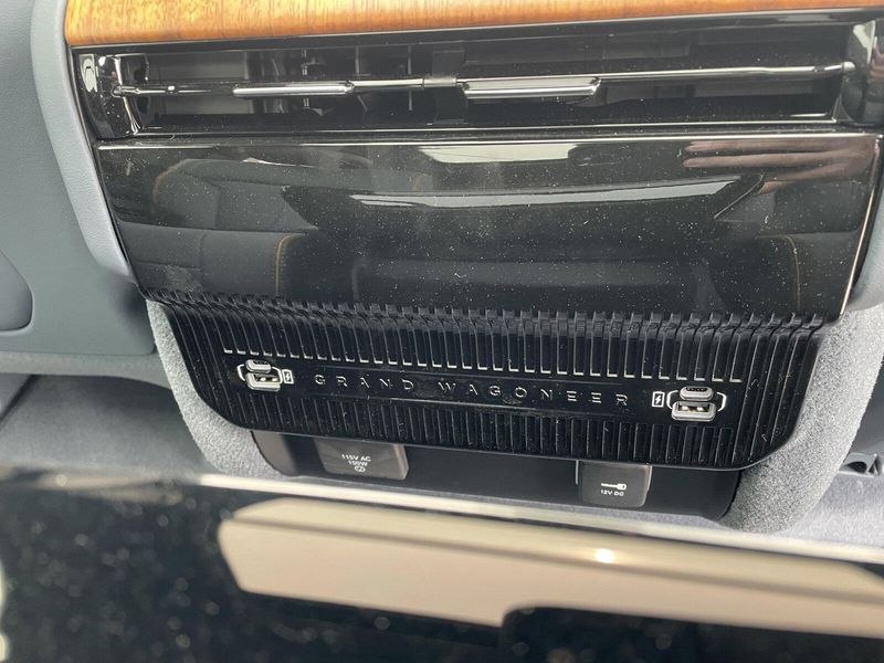 2022 Grand Wagoneer Series II 4x4Image 12