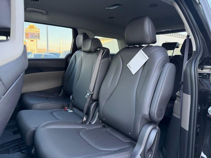 New 2026 Kia Carnival Hybrid LXSImage 13