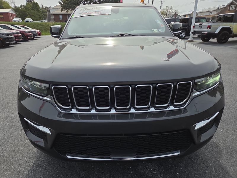 2023 Jeep Grand Cherokee Base photo 8