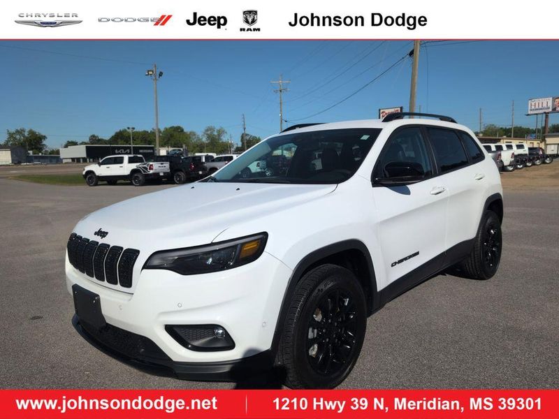 2023 Jeep Cherokee Altitude LuxImage 1