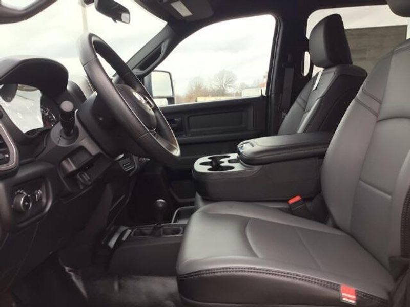 2024 RAM 3500 Tradesman Crew Cab 4x4 8