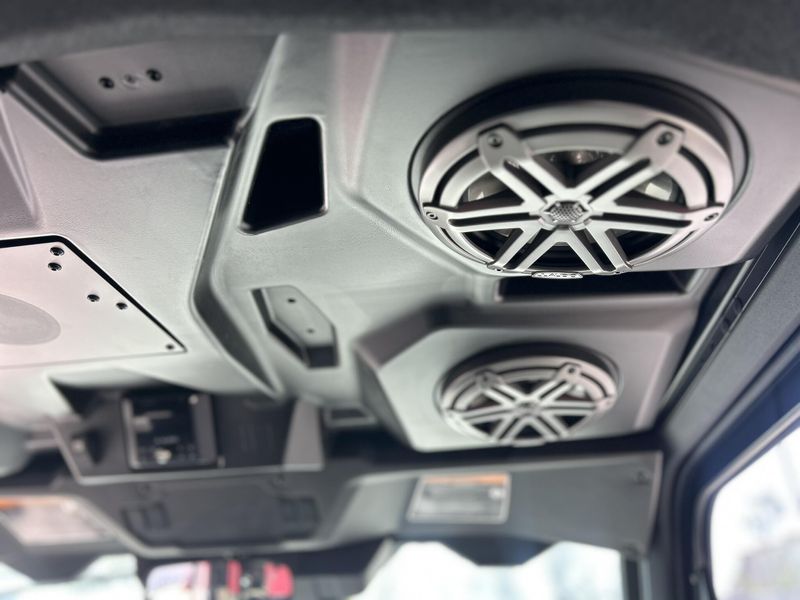 New 2025 Can-Am DEFENDER MAX LONE STAR CAB HD10 Image 15