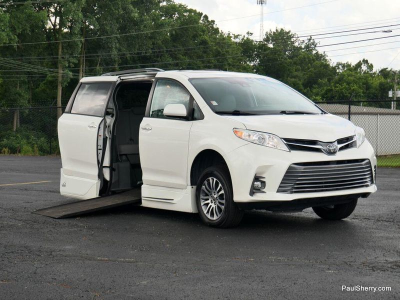 Used 2020 Toyota Sienna XLEImage 6