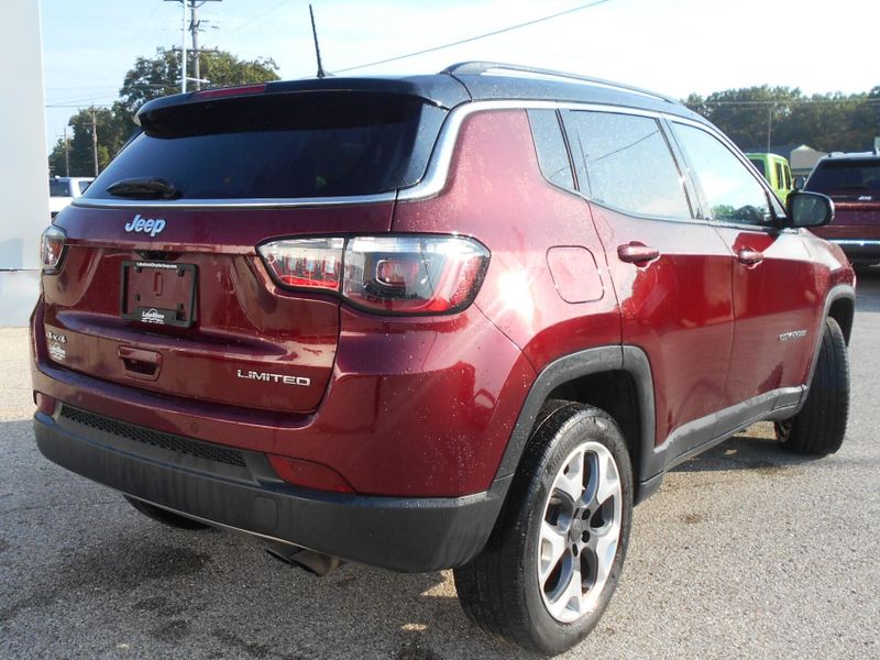 2022 Jeep Compass Limited photo 9