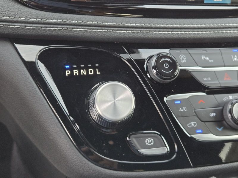New 2026 Chrysler Pacifica Select FWD