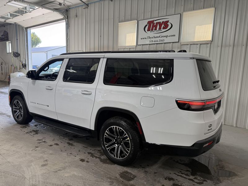 2027 Jeep Grand Wagoneer Long Wheelbase 4x4Image 14