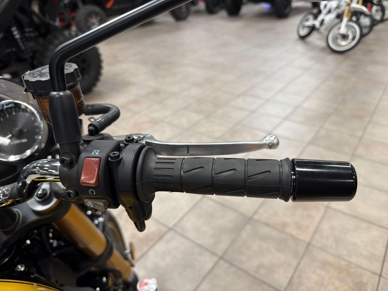 Used 2022 Kawasaki Z900RS SE Image 24