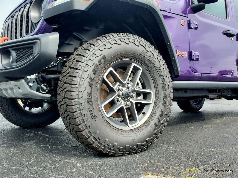 New 2026 Jeep Gladiator Mojave 4x4