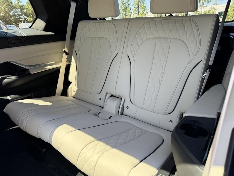 Used 2023 BMW X7 M60iImage 34