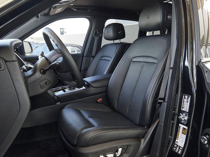 Used 2024 Rolls-Royce Cullinan Image 12