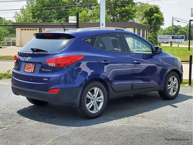2011 Hyundai Tucson GLSImage 7