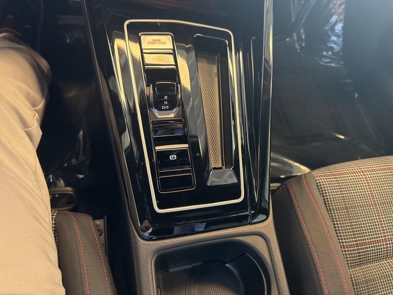 2023 Volkswagen Golf GTI 2.0T SE