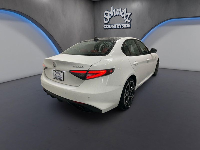 New 2026 Alfa Romeo Giulia AwdImage 10