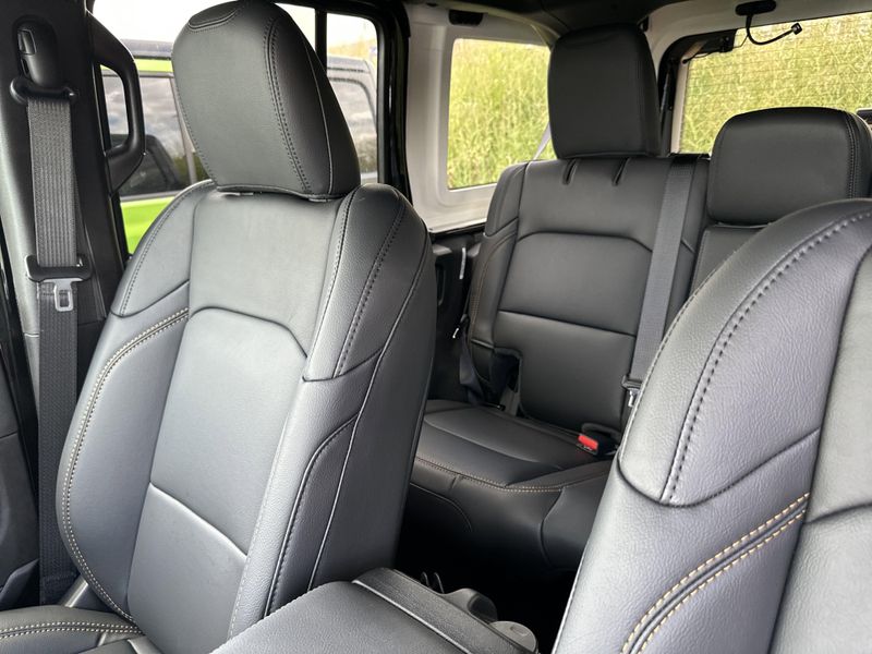 New 2025 Jeep Wrangler 4-door SaharaImage 28