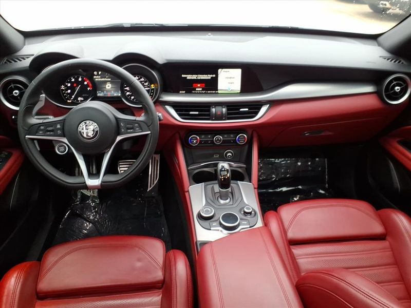 Used 2019 Alfa Romeo Stelvio Ti SportImage 13