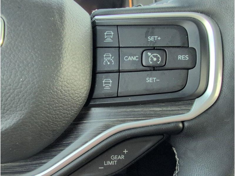 2023 Jeep Wagoneer L Series IIIImage 23