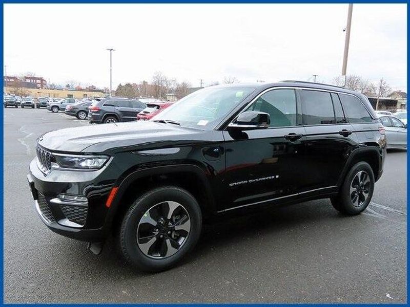 2024 Jeep Grand Cherokee 4xe Base 4xe in a Diamond Black Crystal Pearl Coat exterior color and Global Blackinterior. Papas Jeep Ram In New Britain, CT 860-356-0523 papasjeepram.com 