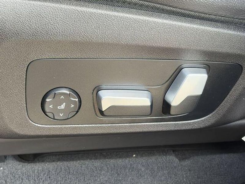 Used 2023 BMW X3 sDrive30iImage 19