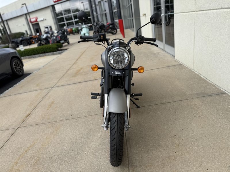 2024 Royal Enfield CLASSIC 350Image 4