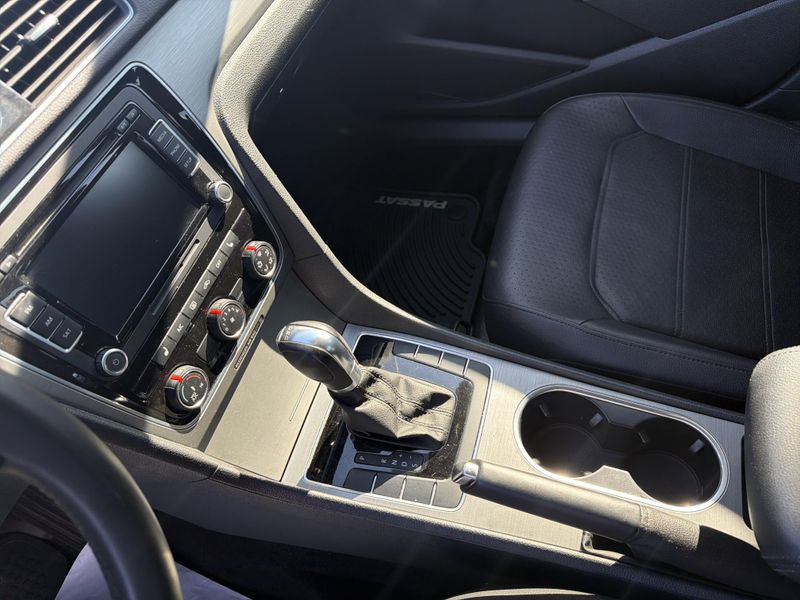 Used 2014 Volkswagen Passat TDI SE w/SunroofImage 24