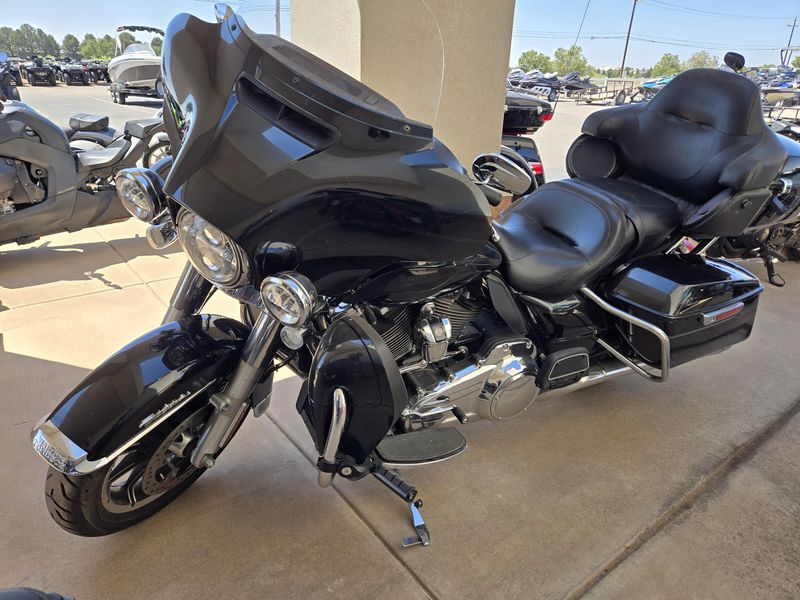 USED 2018 HARLEY ELECTRA GLIDE ULTRA CLASSIC Image 3