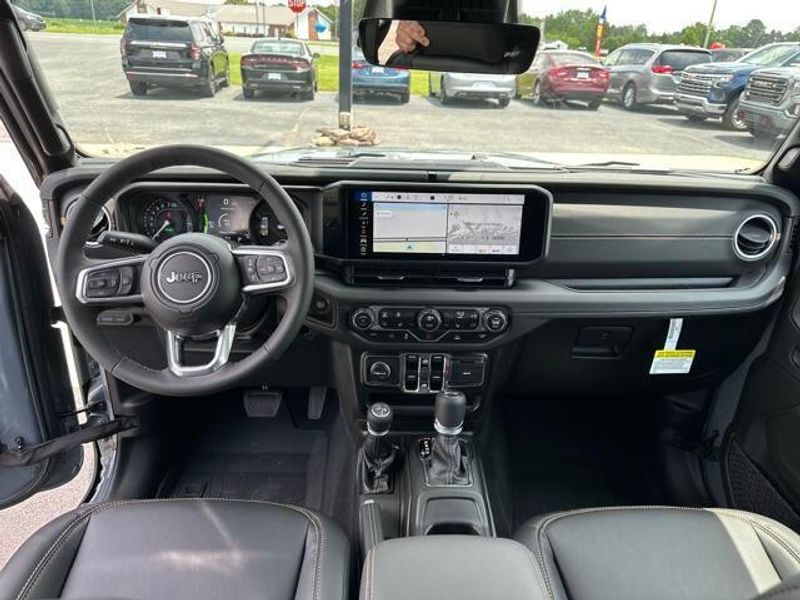 2025 Jeep Wrangler 4-door Sahara 4xe